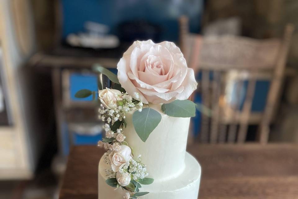 Topper and trailing florals