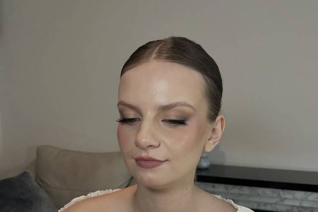 Makeup & Hairstyle