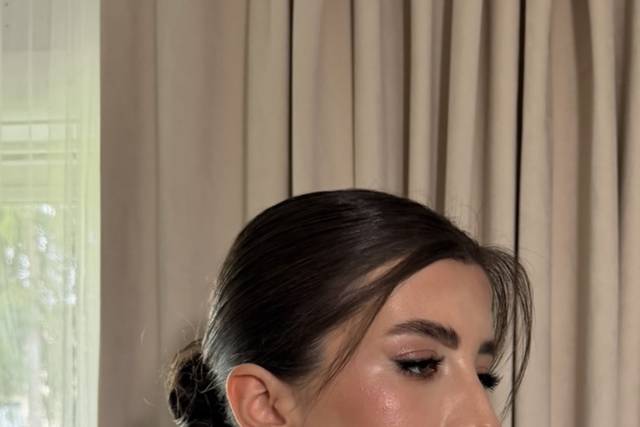 Makeup & Hairstyle