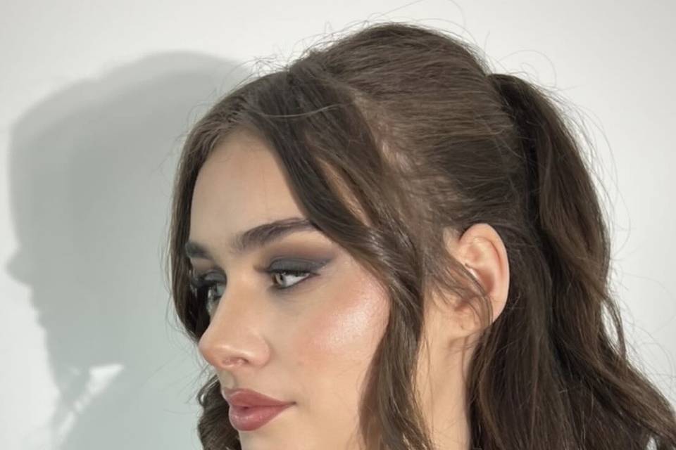 Makeup & Hairstyle