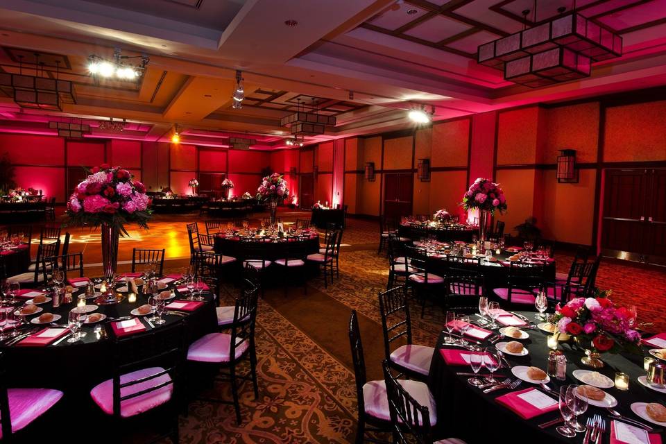 The Woodlands Ballroom looks fantastic in every color!Kristen and Steve chose black and hot pink for their wedding palate.  The party was fun and the room looked great!