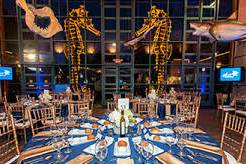 Navy/gold tablescape