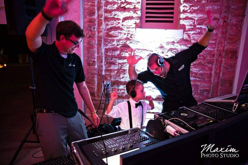 Take Five Entertainment - DJ - Cincinnati, OH - WeddingWire