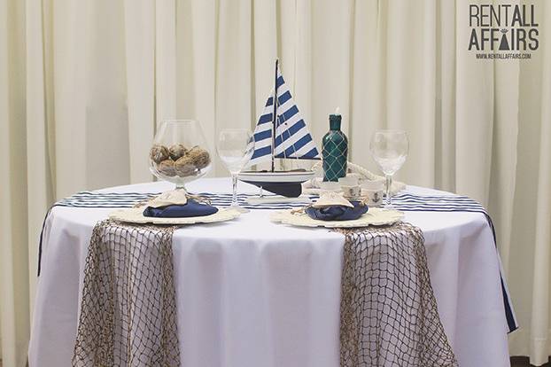 Informal nautical table setting.