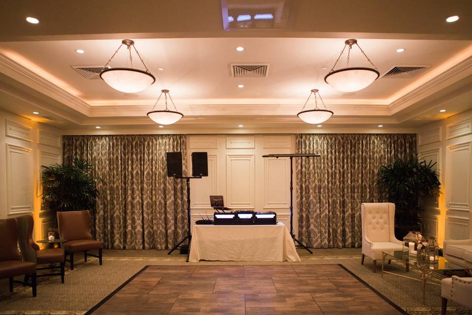 DJ booth setup | Photo by c.m.elle studios Planning by Roque Events