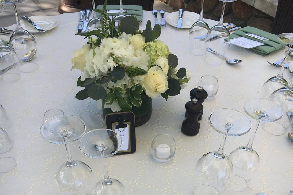Candlelit cocktail tables | Linens: La Tavola Photographer: Michelle Walker Florals: Beau Fleurs Venue: Hotel Yountville