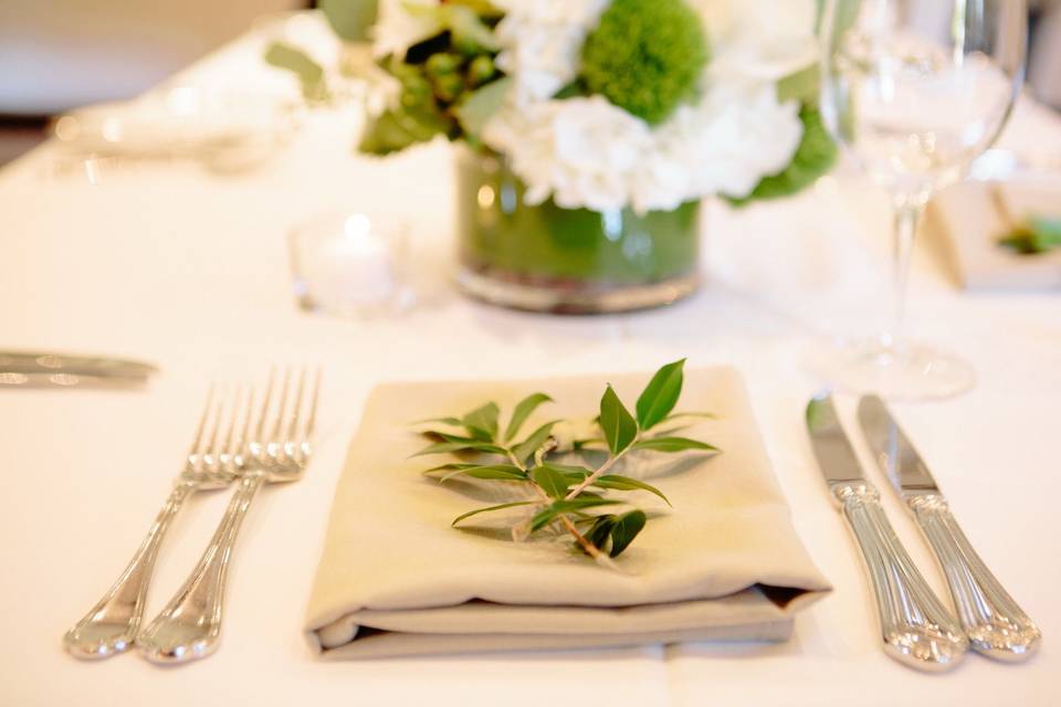 Cutlery and decor | Linens: La Tavola Photographer: Michelle Walker Florals: Beau Fleurs Venue: Hotel Yountville