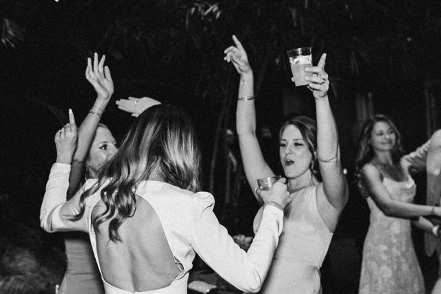 Hands Up!