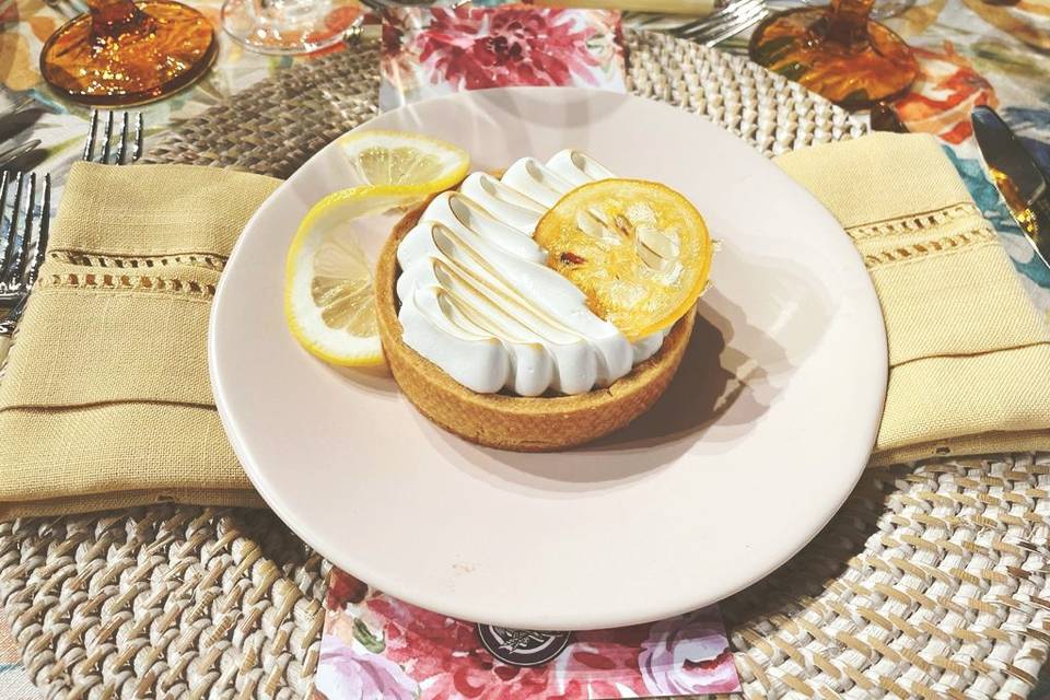 Mini lemon meringue pie