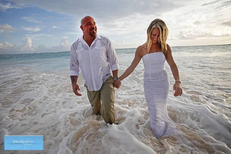 Trash the dress photo session at Ocean BLue and Sands Hotel Punta Cana