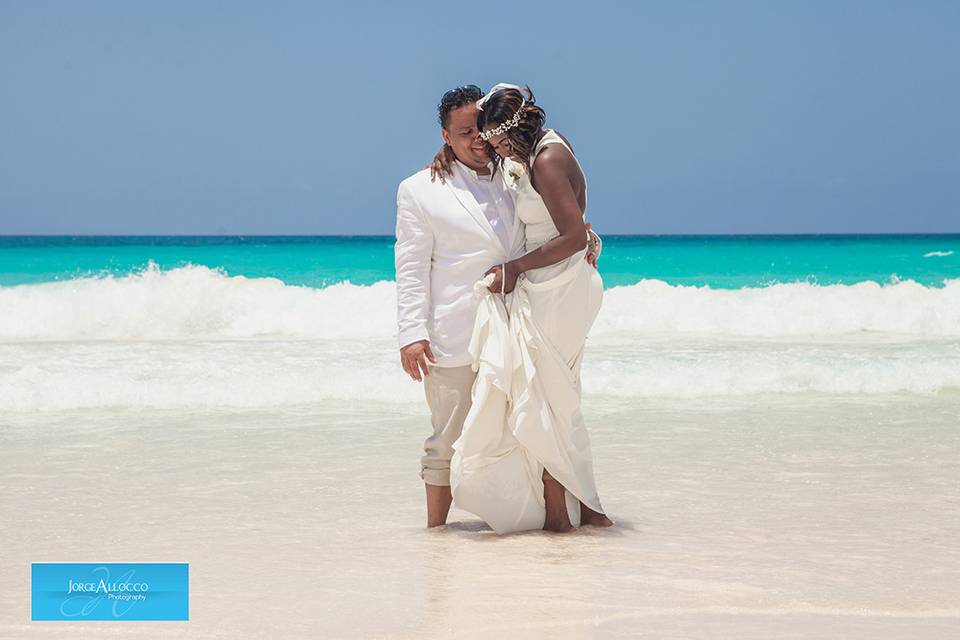 Trash the dress photo session at Hard Rock Hotel Punta Cana.