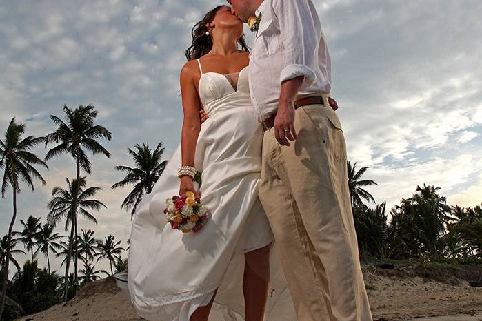 Jorge Allocco Photography Trash the dress photography at Dreams Punta Cana Hotel Dominican Republic.