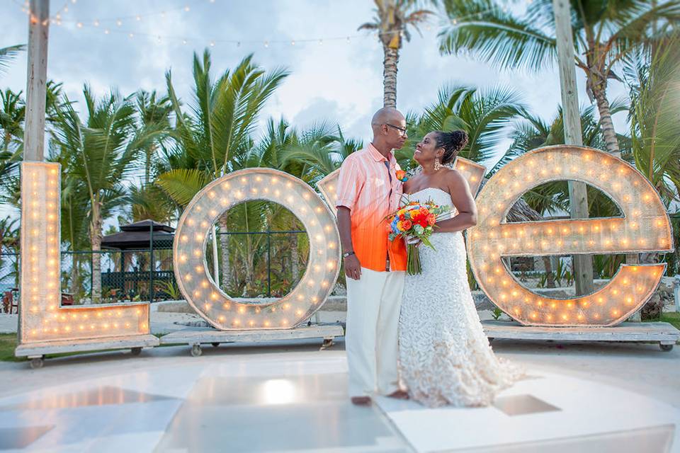 Jorge Allocco Photography Wedding photography at Kukua Restaurant Hotel Punta Cana Dominican Republic.