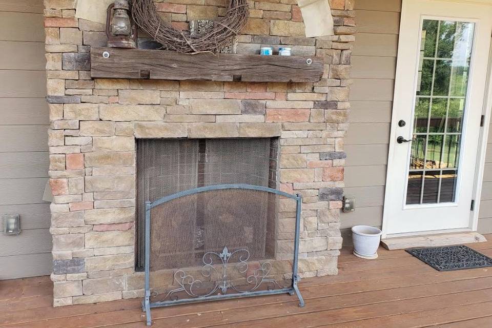 Outdoor fireplace