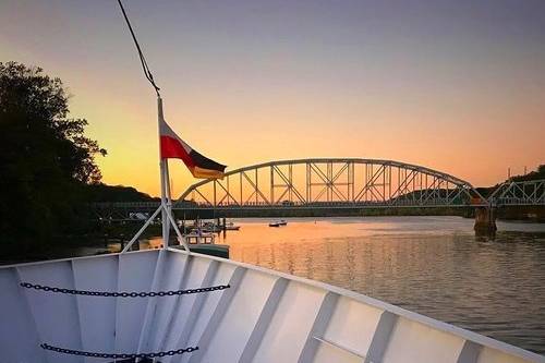 Riverhouse Cruises