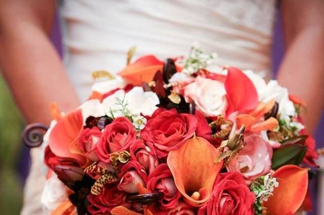 White bouquet of roses