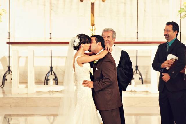 A Moment Captured Wedding Photo and Video