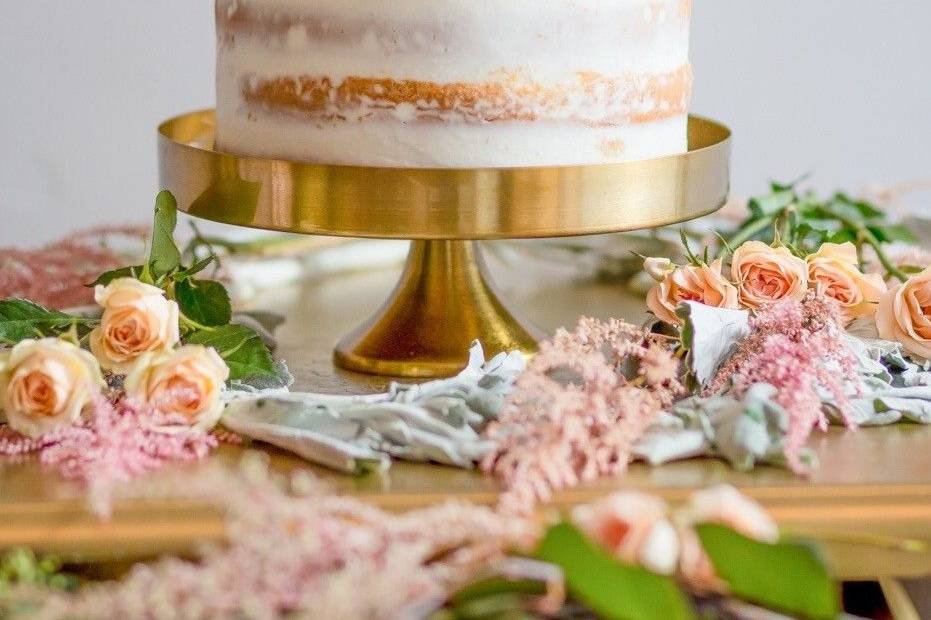 Semi-naked wedding cake