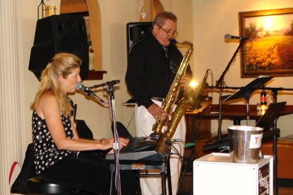 Live Duo Performance with Penelope Williams