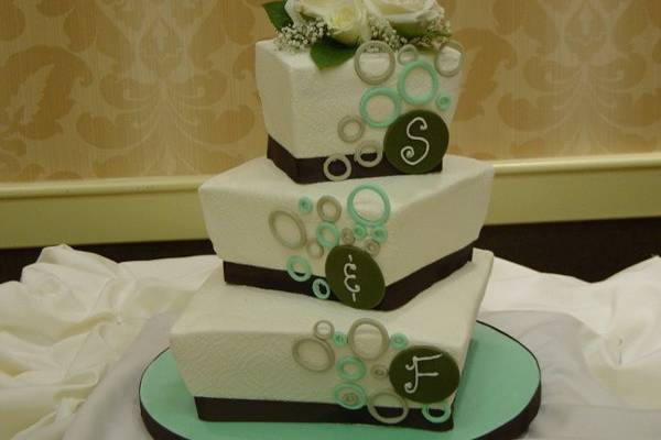 3 tier wedding cake, green, tapered squares