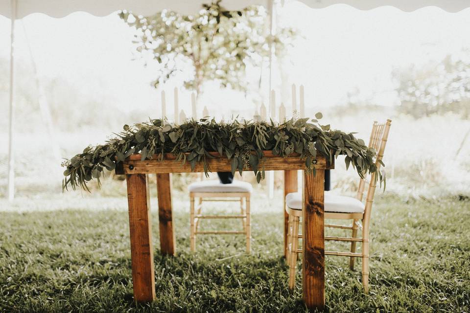 Head table setup