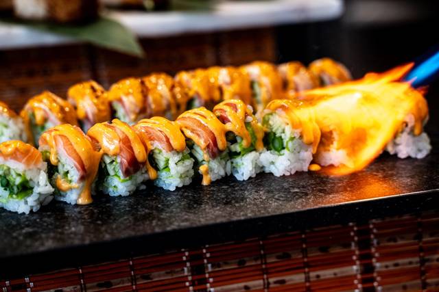 Torch salmon roll