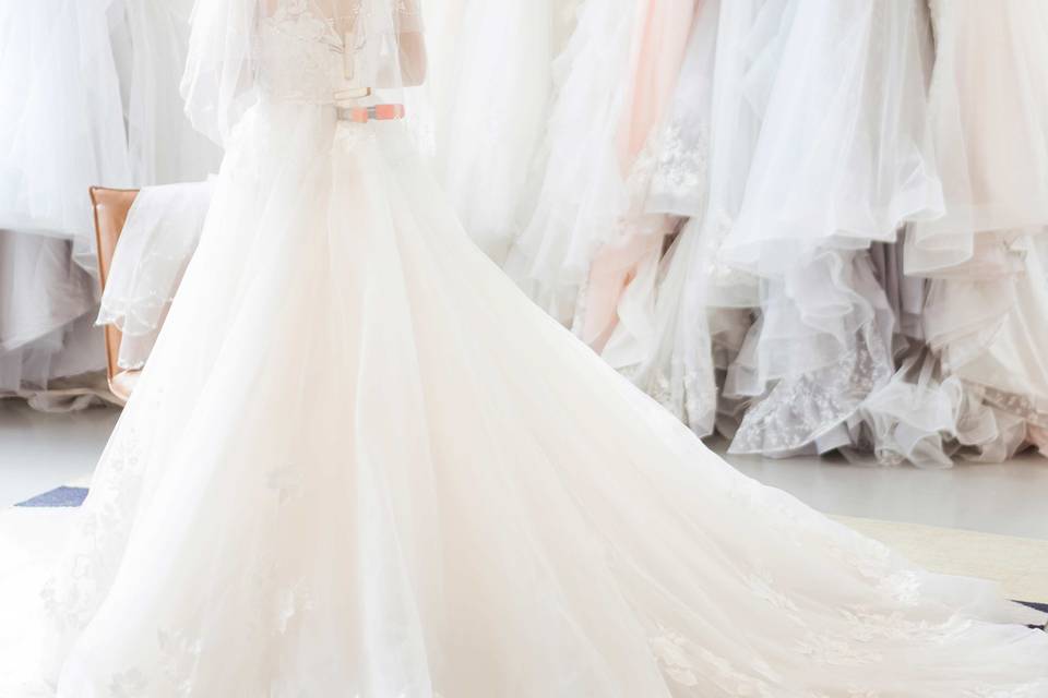 Find Your Dream Dress at CocoMelody Los Angeles Bridal Boutique Showroom located in DTLA's Fashion District.