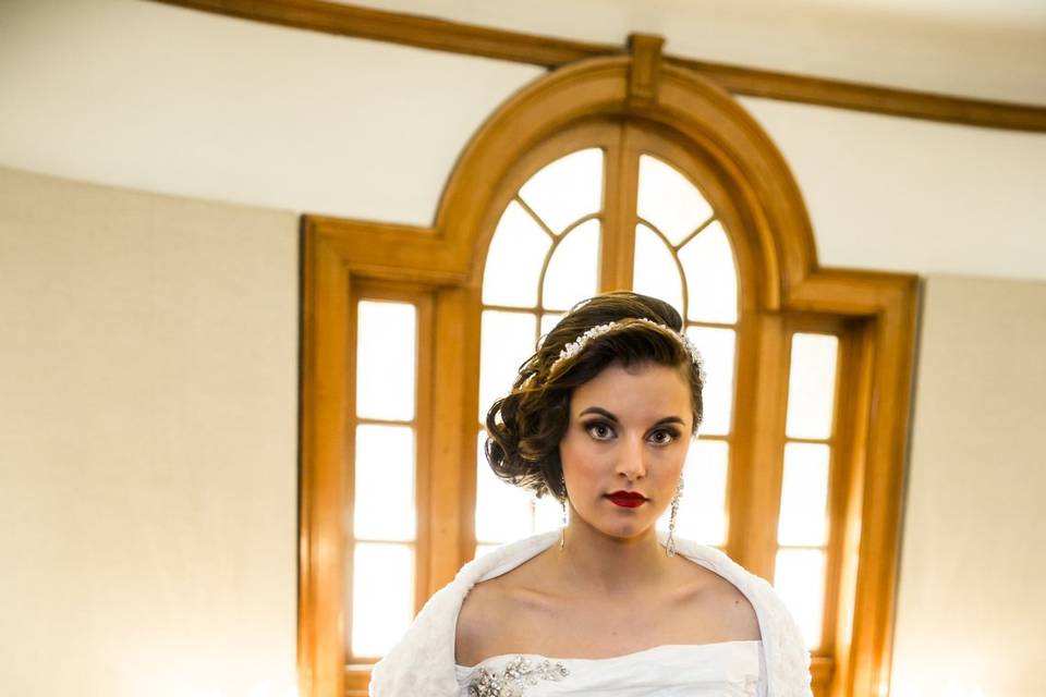 Bride with palladian windows