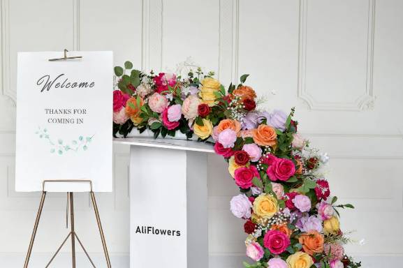 Colorful Rose Table Decor