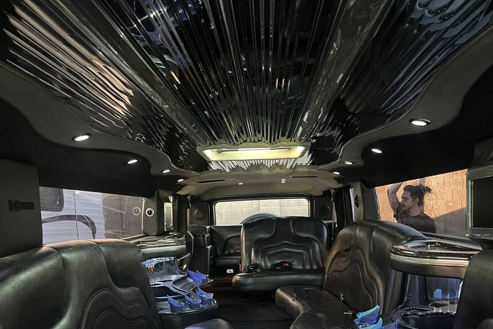 hummer interior.jpg