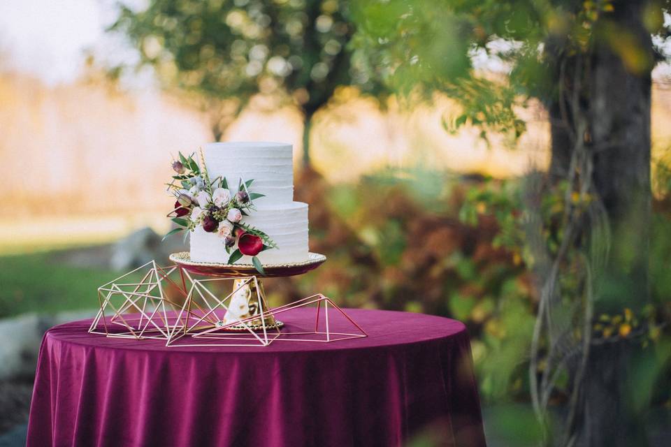 Outsider Cake Table