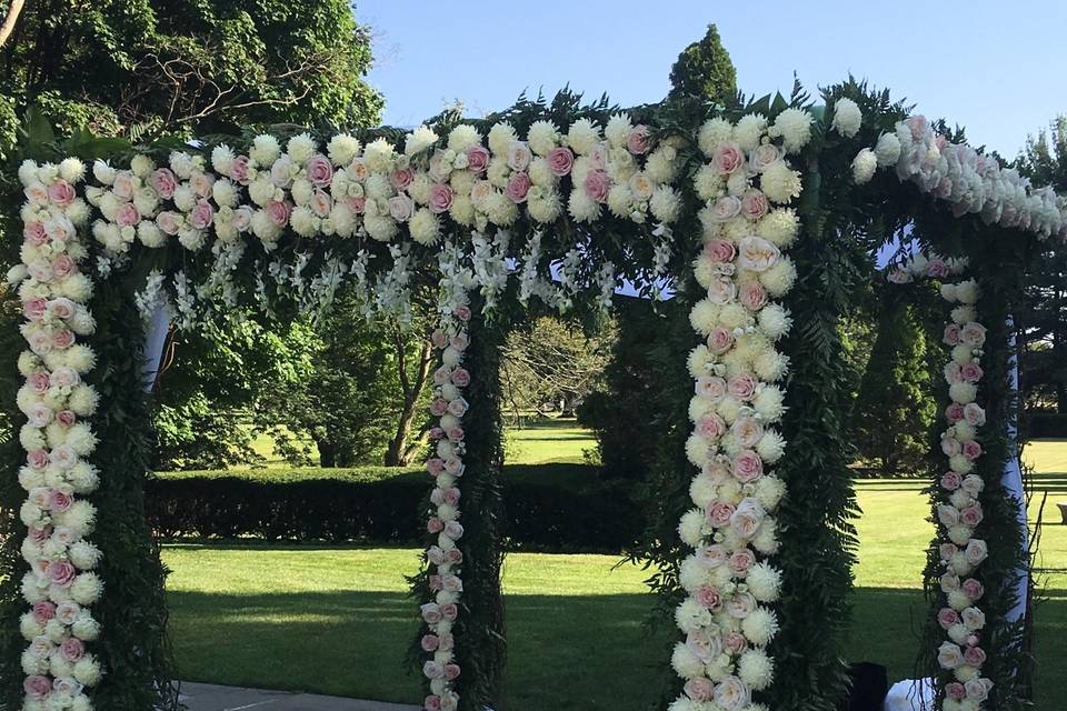 Outside wedding gazebo