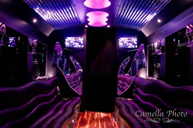 EL24 White Limo Party Bus •	Seats up to 24 Passengers • http://www.exceedlimo.com/EL24_White_Limo_Party_Bus