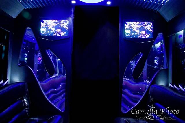 EL24 White Limo Party Bus •	Seats up to 24 Passengers • http://www.exceedlimo.com/EL24_White_Limo_Party_Bus