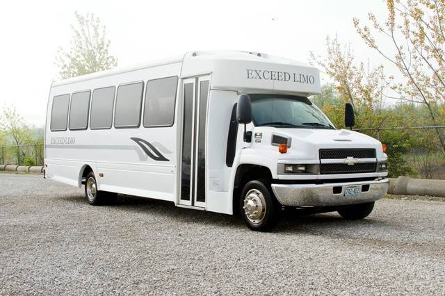 When you have a plan to party and celebrate a special moment in your life, our White Limo Party Bus will execute that plan to perfection. As great as this Limo Bus looks from the outside, it's even more fantastic on the inside. The interior is designed for you and your guests to live it up and party. This vehicle will provide class through the streets of St. Louis as you enjoy your time with friends and family while enjoying a smooth ride.