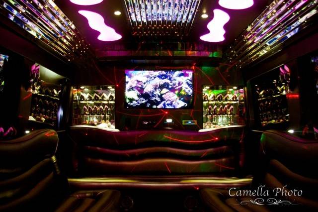 EL30 White Limo Party Bus •	Seats up to 30 Passengers •	http://www.exceedlimo.com/EL30_White_Limo_Party_Bus