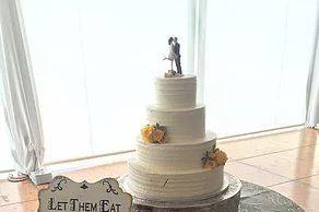 Multiple layered wedding cake