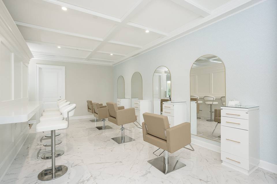 Salon Getting Ready Suite