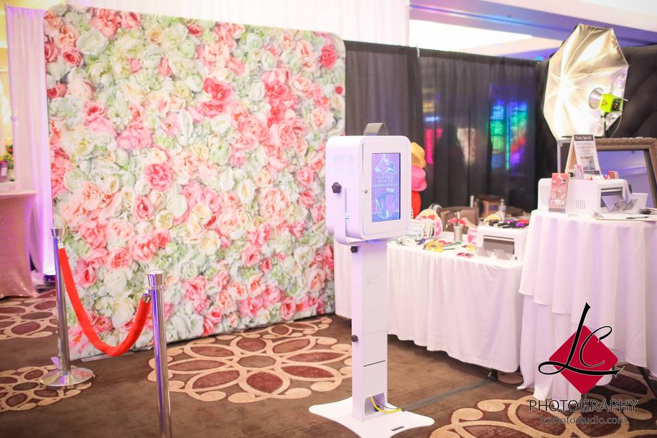 Open-air photo booth