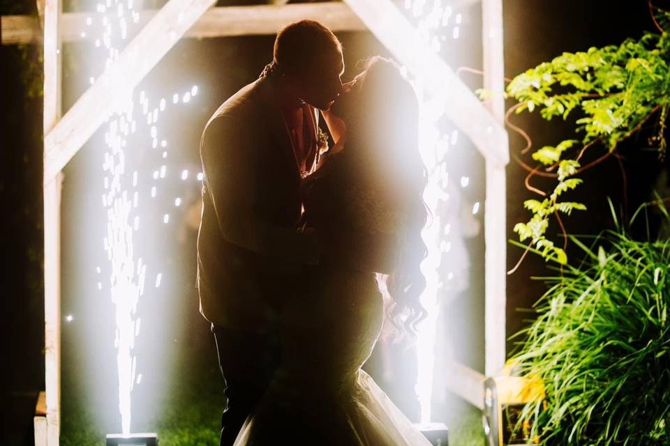 Cold Sparkshttps://cdn0.weddin