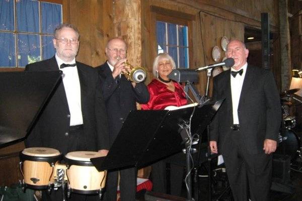 Jazz-Plus Combo plays at Amish Acres in Nappannee, IN. Phyllis on Piano, Tom Furness on Bass, Dave Richards on Trumpet, Don Johnston on Drums-Vocals