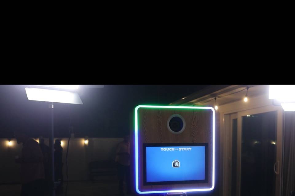 Wood DSLR Photo Booth