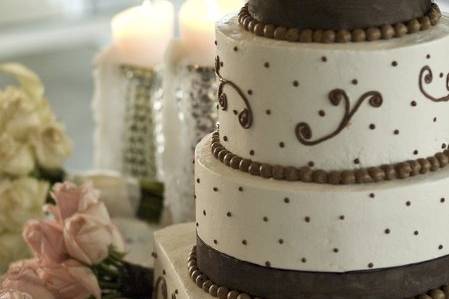 Beautiful cake at the Walthall wedding.