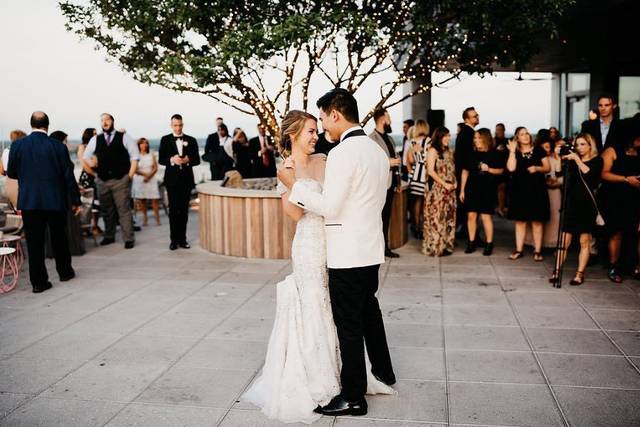 Newlyweds dance- seth farmer photography