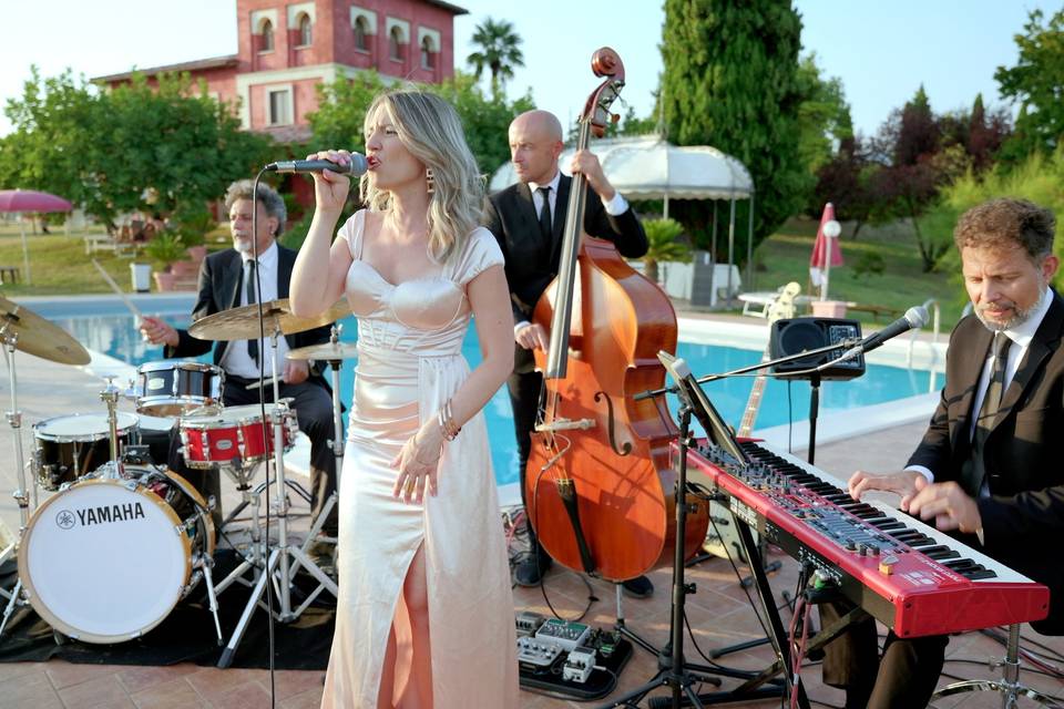 Beautiful Day - live band