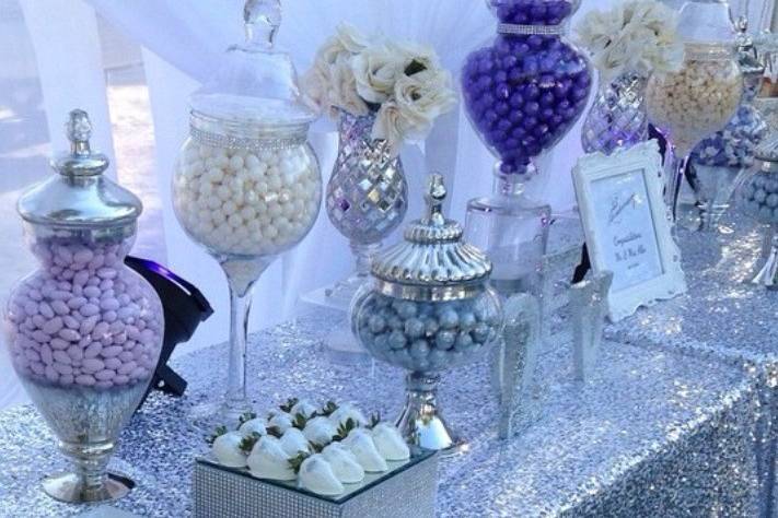 Satisfy Your Sweet Tooth With These New Ways To Serve Candy At Your Wedding