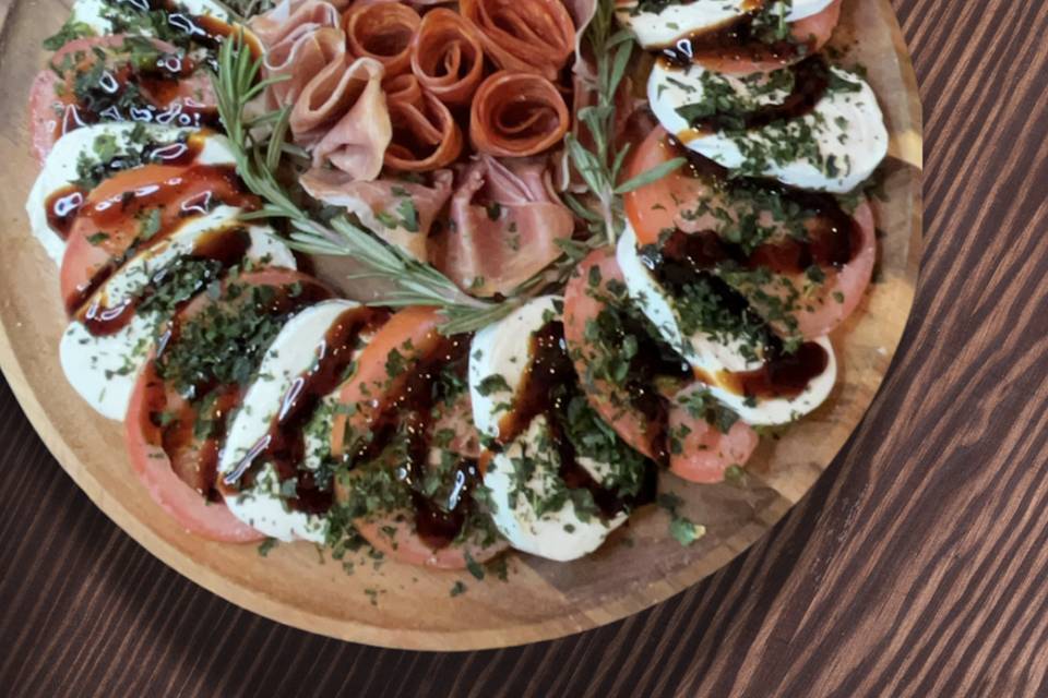 Caprese Wheel Grazing Table