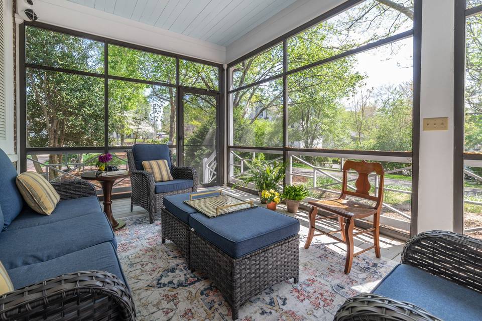 VRBO 601 S Main St Lex-14.jpg