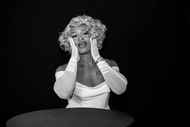 Hollywood Portrait Station