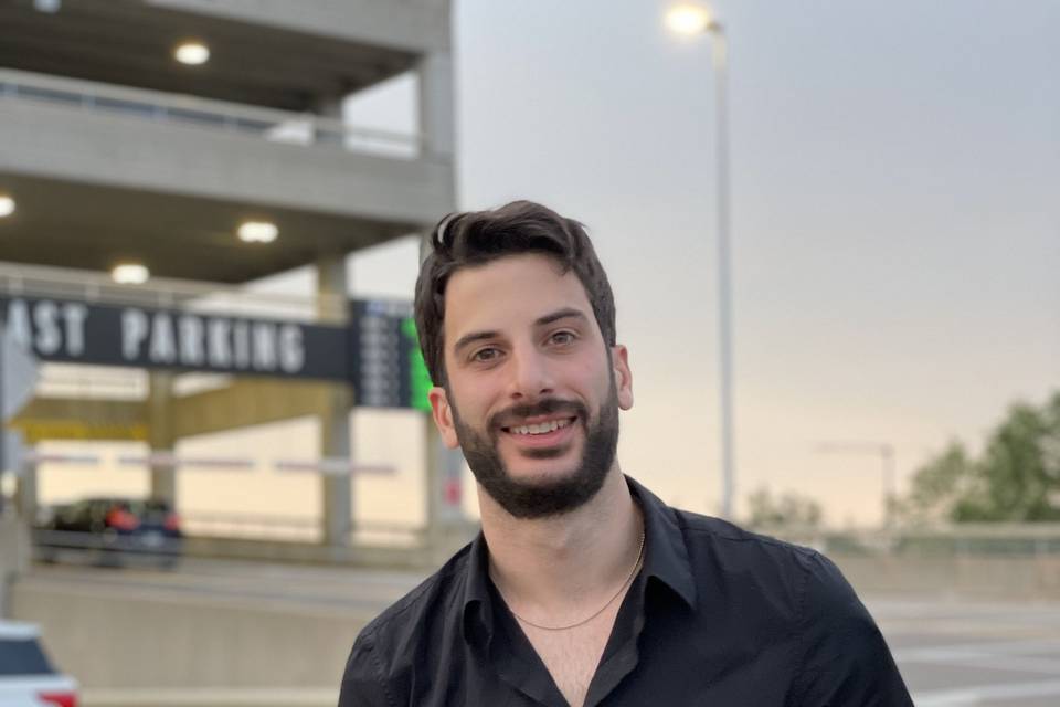 Officiant Fred Posimo